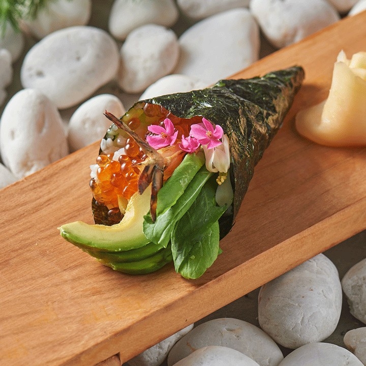 TEMAKI WITH PRAWN